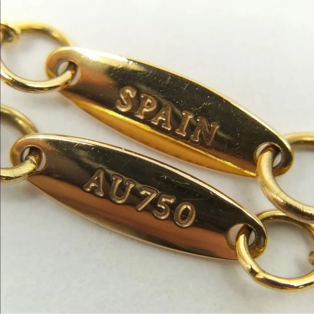 Tiffany & Co. Elsa Peretti®
Diamonds by the Yard® Single Diamond Pendant - Picture 3 of 6